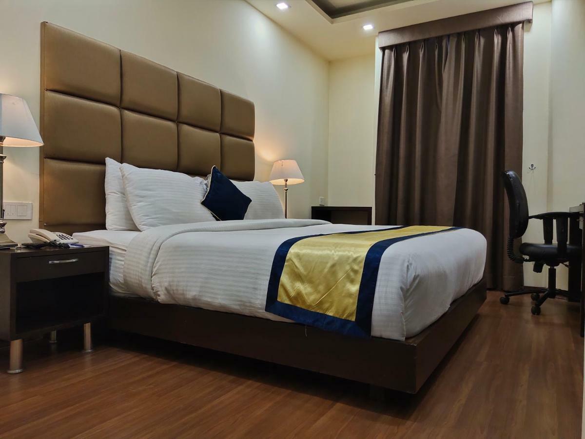 Days Hotel By Wyndham, Jalandhar Exterior foto